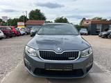 Skoda Octavia 2,0 VIRS Columbus Sport Lenkrad - Skoda Octavia mit Benzin-Antrieb: Kombi, 2.0