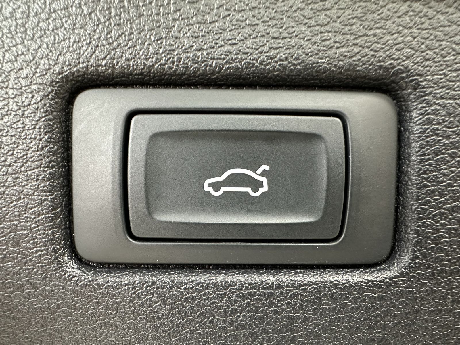 Fahrzeugabbildung Audi A5 SpB 35 TFSI Aut. NAV+XEN+SHZ+TEMPOMAT+18ZOLL
