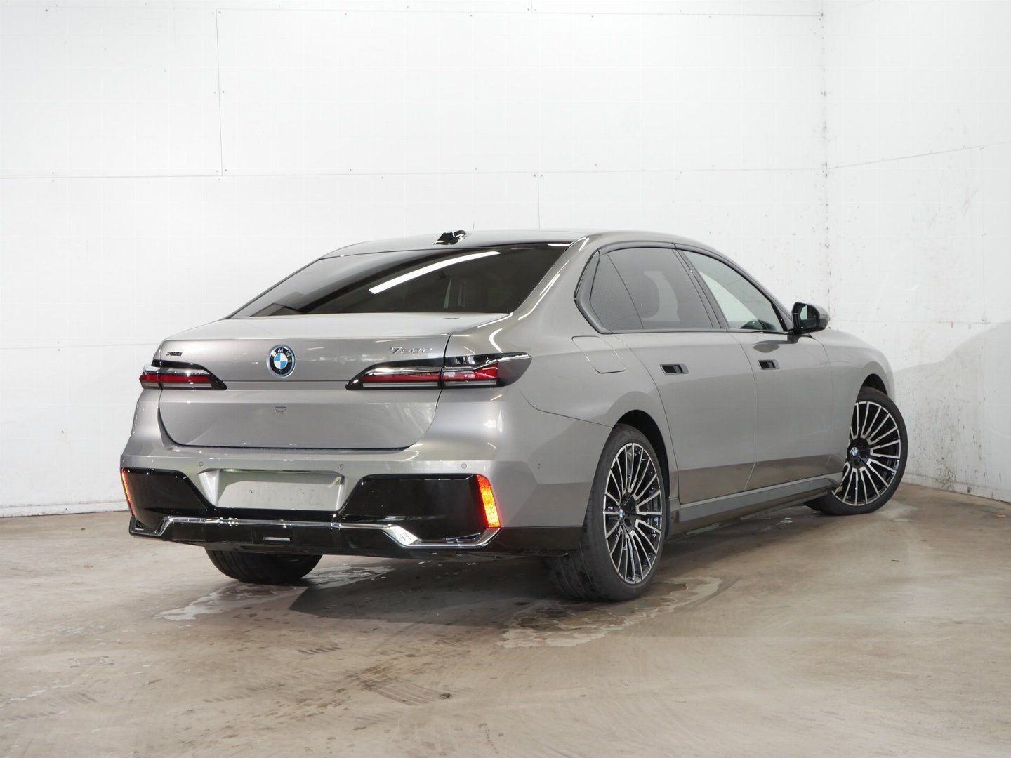 BMW 750 - Bild 2