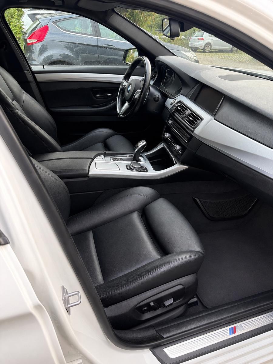 BMW 530d Touring A Luxury Line Luxury Line