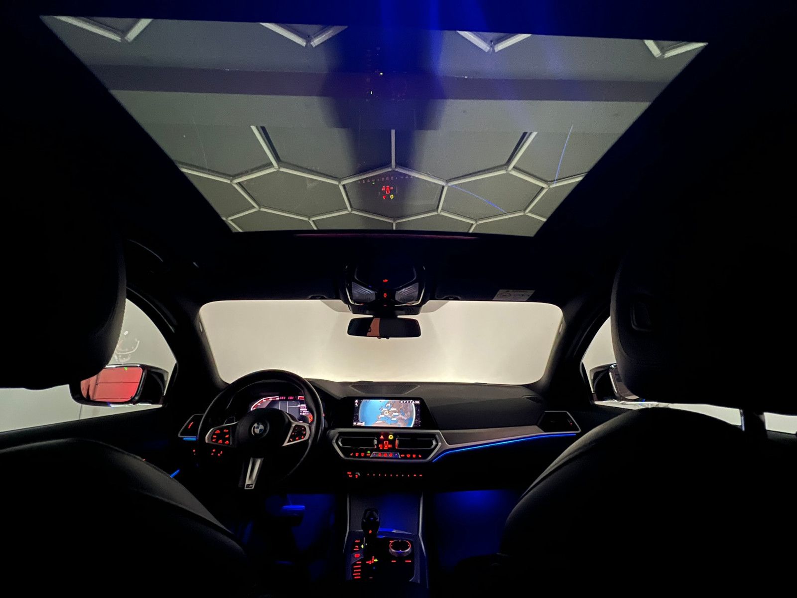 Fahrzeugabbildung BMW 330 i M Sport/LASER/eGSD/HuD/VRTL COCKPIT/DE FZG