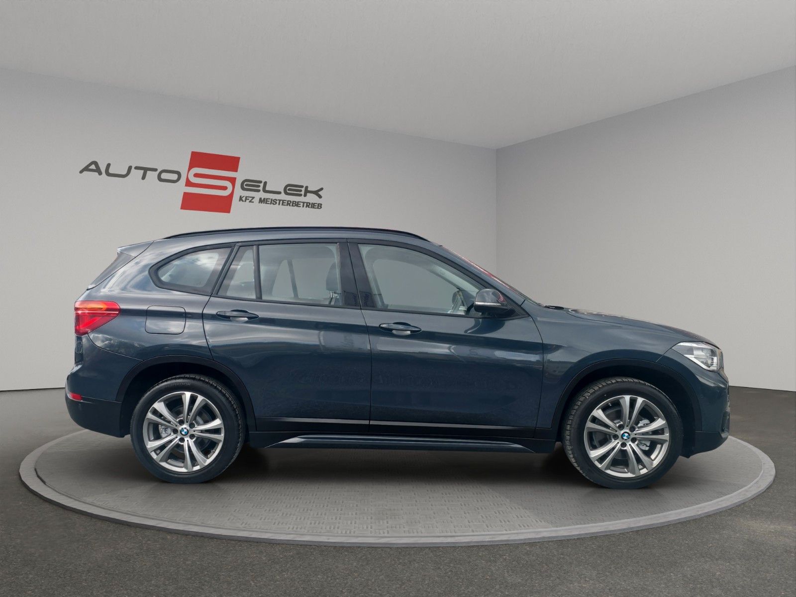 Fahrzeugabbildung BMW X1 xDrive 18 d Sport Line AUTOMATIK