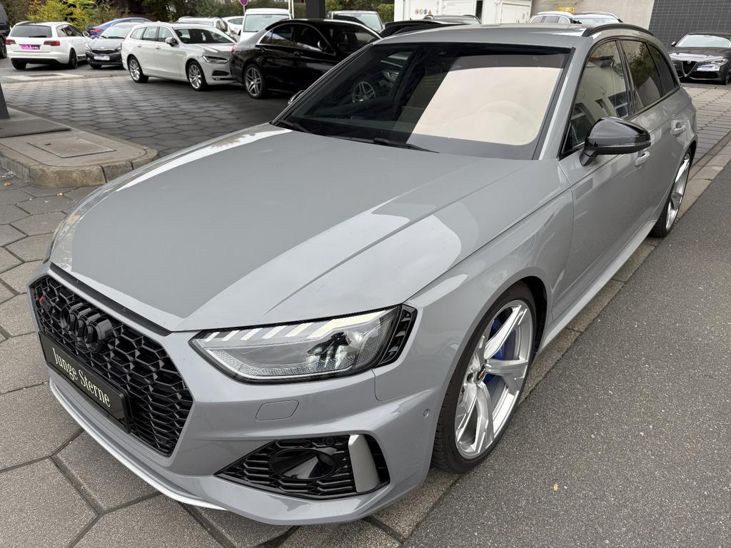 Audi RS4 Avant quattro 1Hand Keramik RSAGA 280Kmh 2021