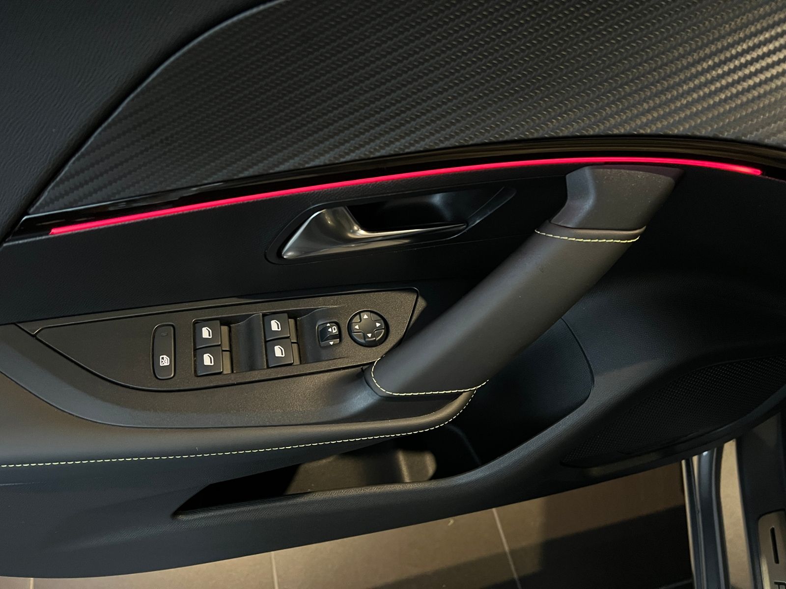 Fahrzeugabbildung Peugeot 2008 GT-Line RKF LED ALU