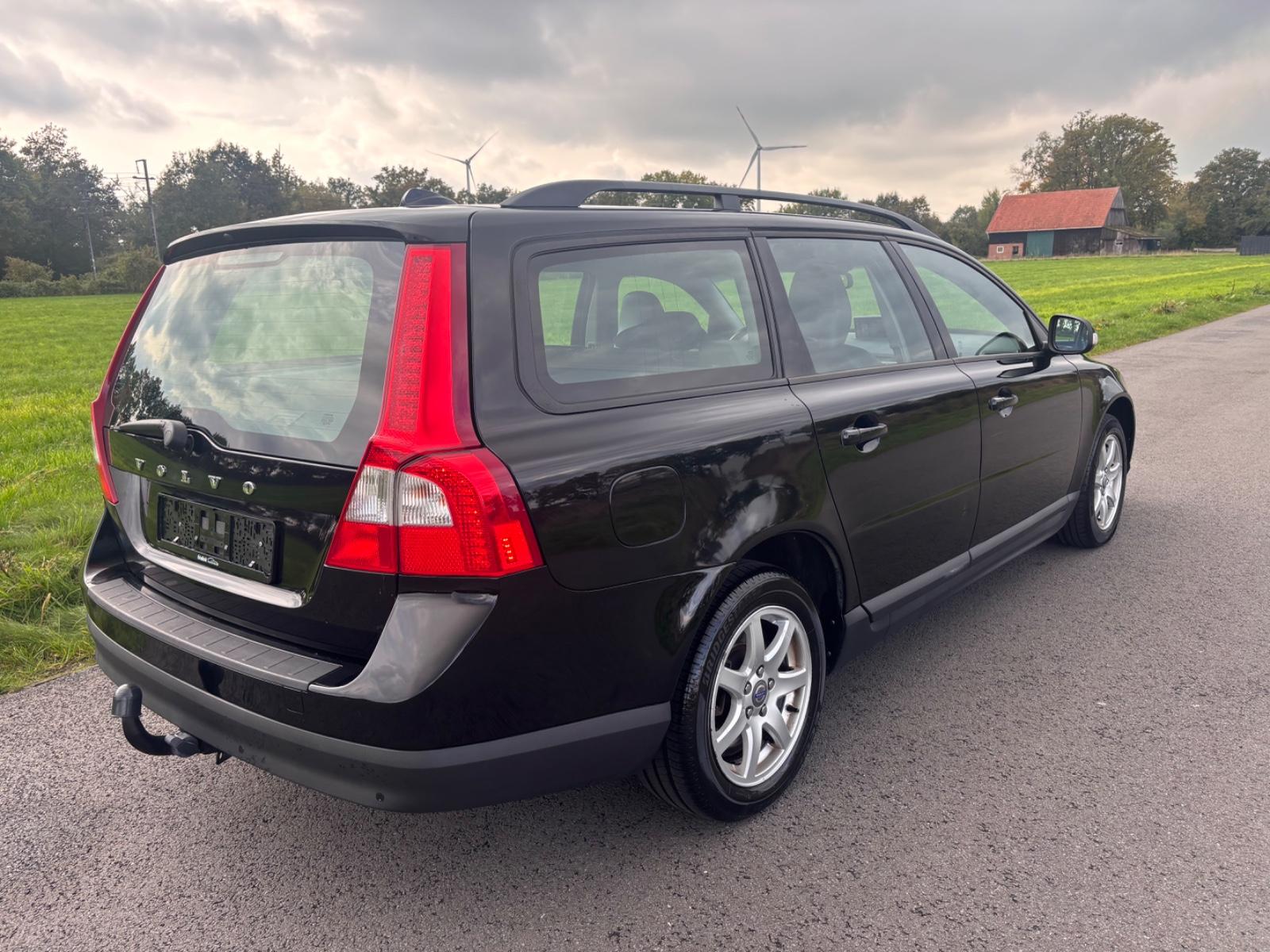 Volvo V70 2010 — photo 5