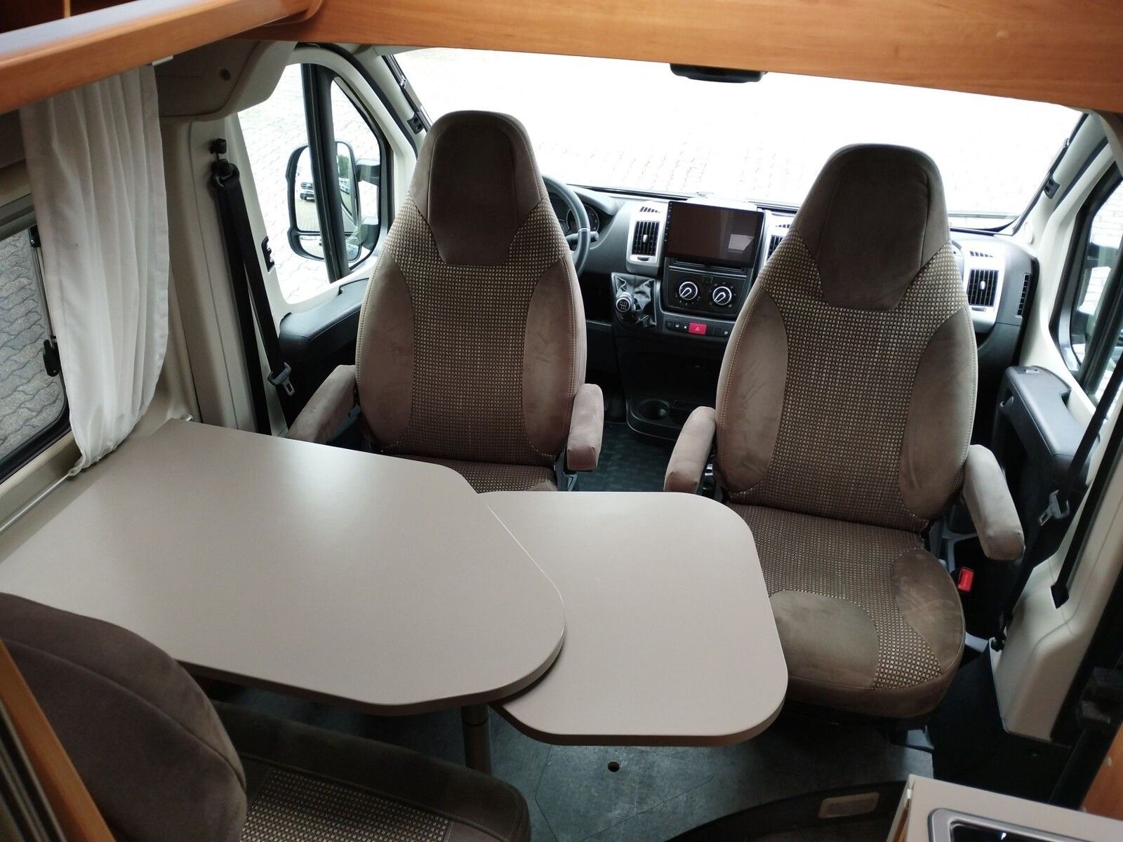 Fahrzeugabbildung Pössl Roadcruiser XL 165 PS AHK,Markise,Navi,Kamera