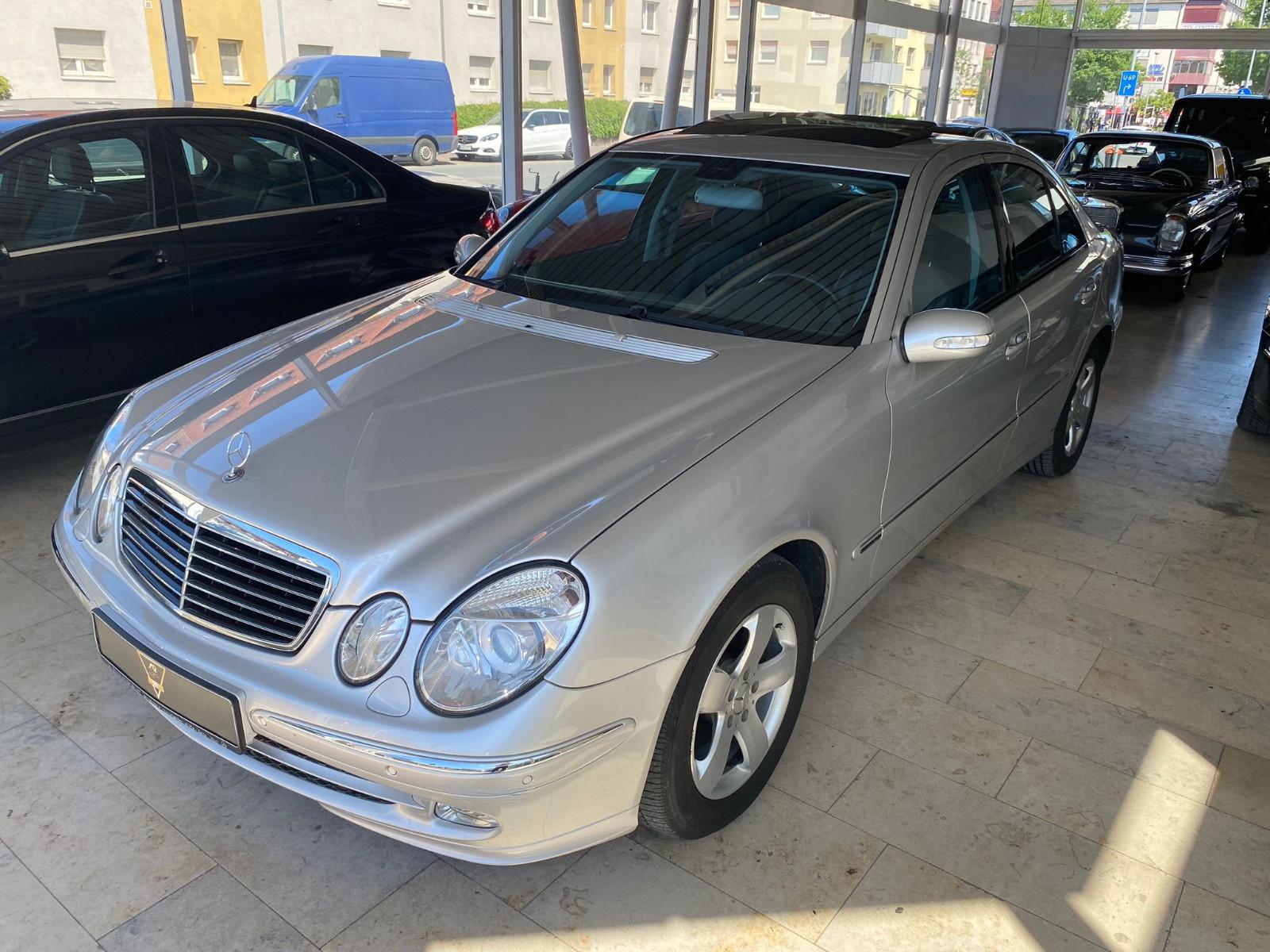 Mercedes-Benz E 320 AVANTGARDE/1.Hd./Led./Xen./Navi/SHZ/S-Dach