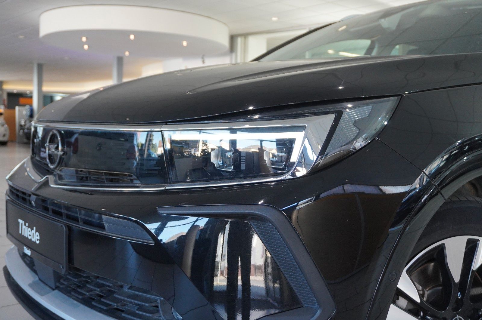 Fahrzeugabbildung Opel Grandland (X) ULTIMATE 4HYBRID NAVI/LED/360°/DAB