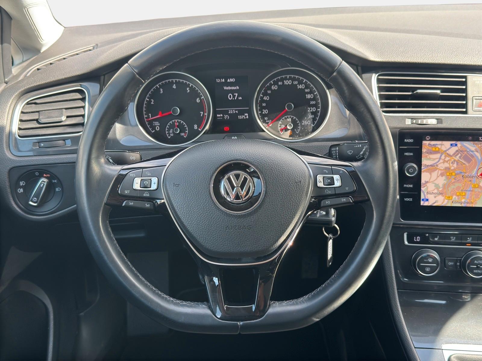 Volkswagen Golf VII Lim. Comfortline +Navi+Shz+