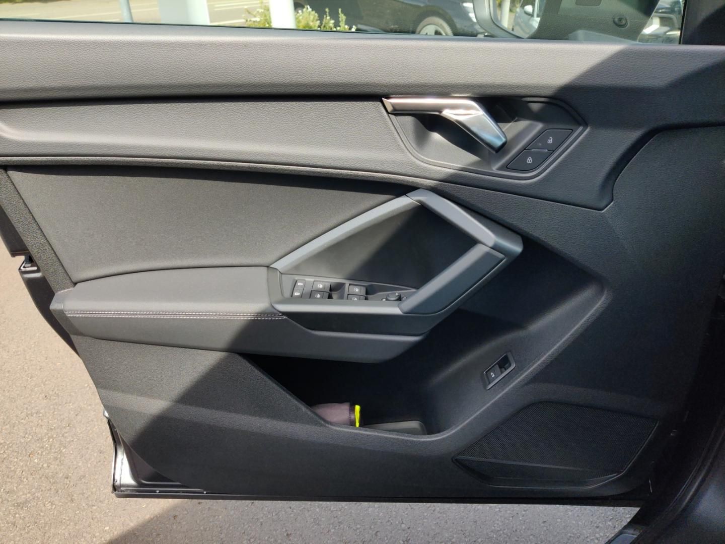 Fahrzeugabbildung Audi Q3 SUV S line Q3 35 TDI, 19", Assistenzpak, Navi