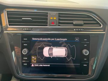 Volkswagen Tiguan - 11