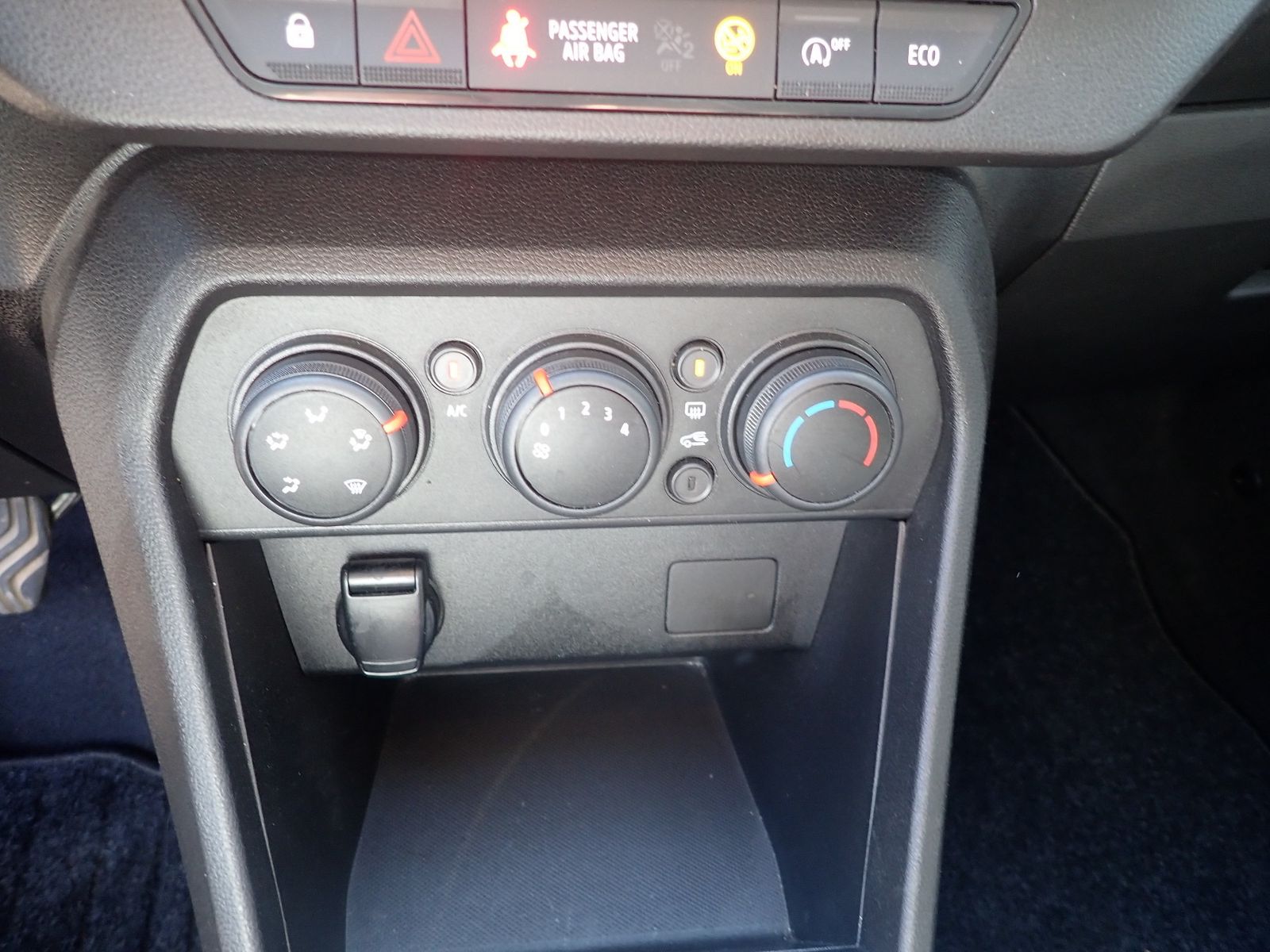 Fahrzeugabbildung Dacia Sandero Comfort TCe 100 LPG, AC,WKR,BC,FH