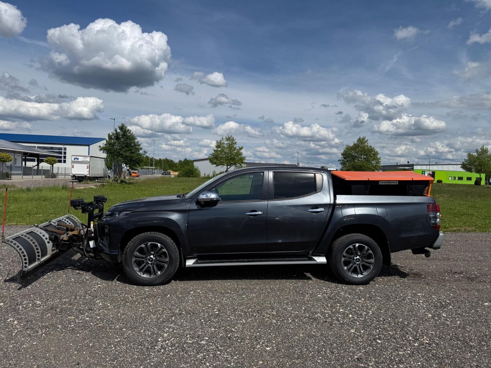 Mitsubishi L200 Doppelkabine 4WD Schneeräumer,Salzstreuer