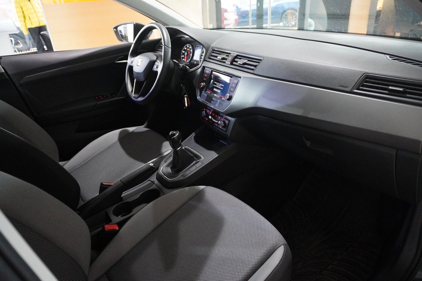 Fahrzeugabbildung SEAT Ibiza 1.0 MPI STYLE 5-TÜR NAVI/PDC/TEMP./NEBEL