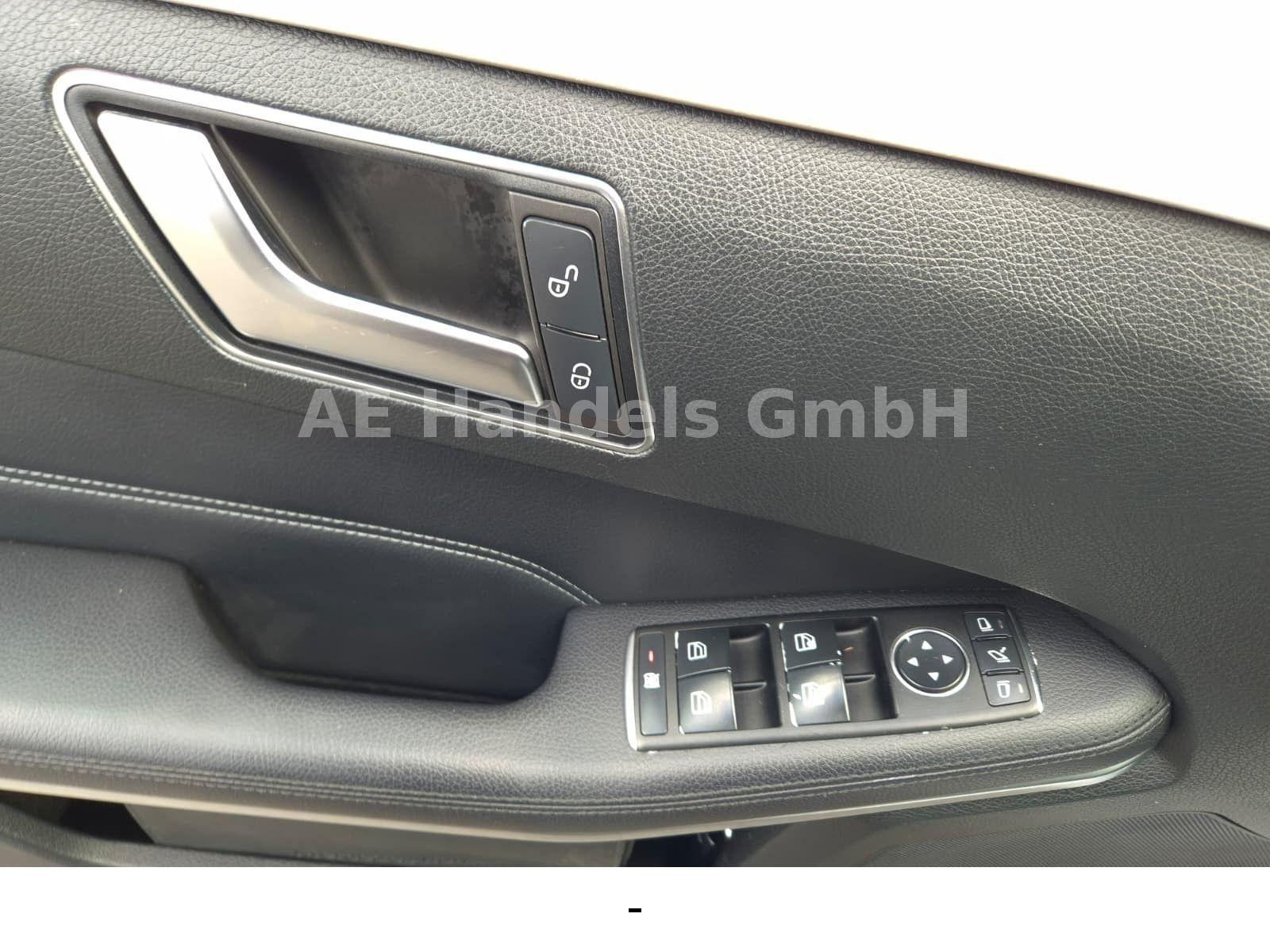 Mercedes-Benz E250 2013 — photo 27