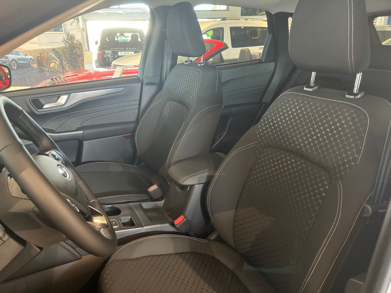 Fahrzeugabbildung Ford Kuga PHEV Titanium NAVI Kamera Winter Paket
