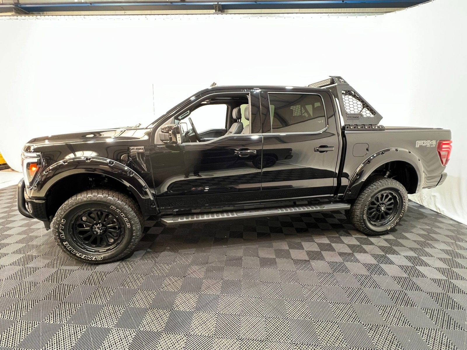 Fahrzeugabbildung Ford F-150 Lariat 5.0L V8  5,5"  MY25 * RTR UMBAU*
