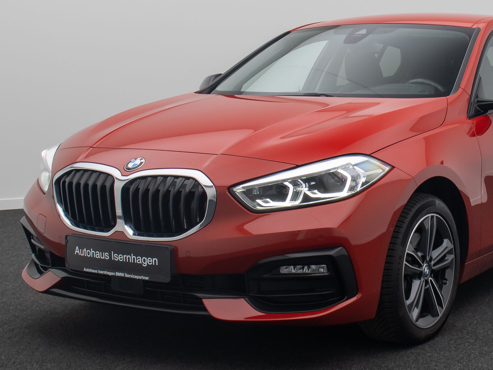 Fahrzeugabbildung BMW 118d SportLine Kamera HUD DAB H/K Stop&Go Komfor