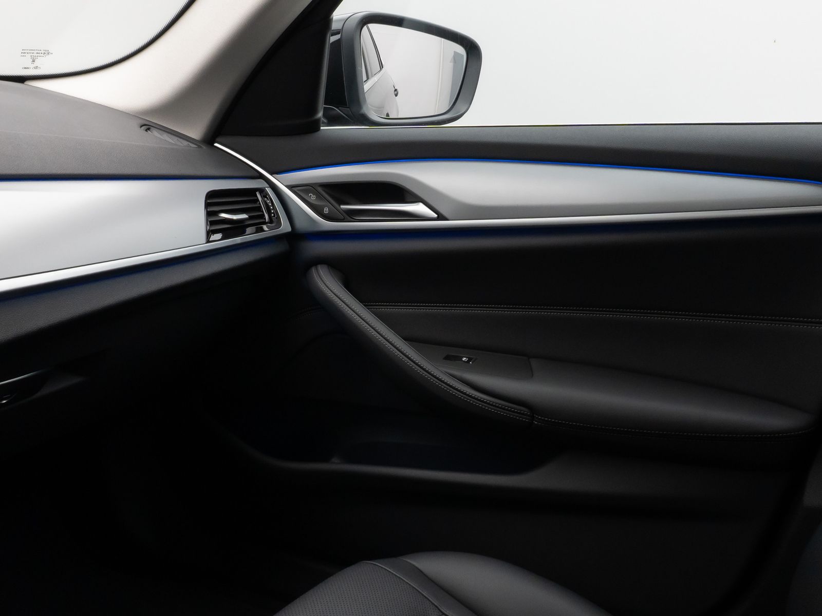 Fahrzeugabbildung BMW 530i Kamera Laser HUD DAB 4xKlima AHK Komfort