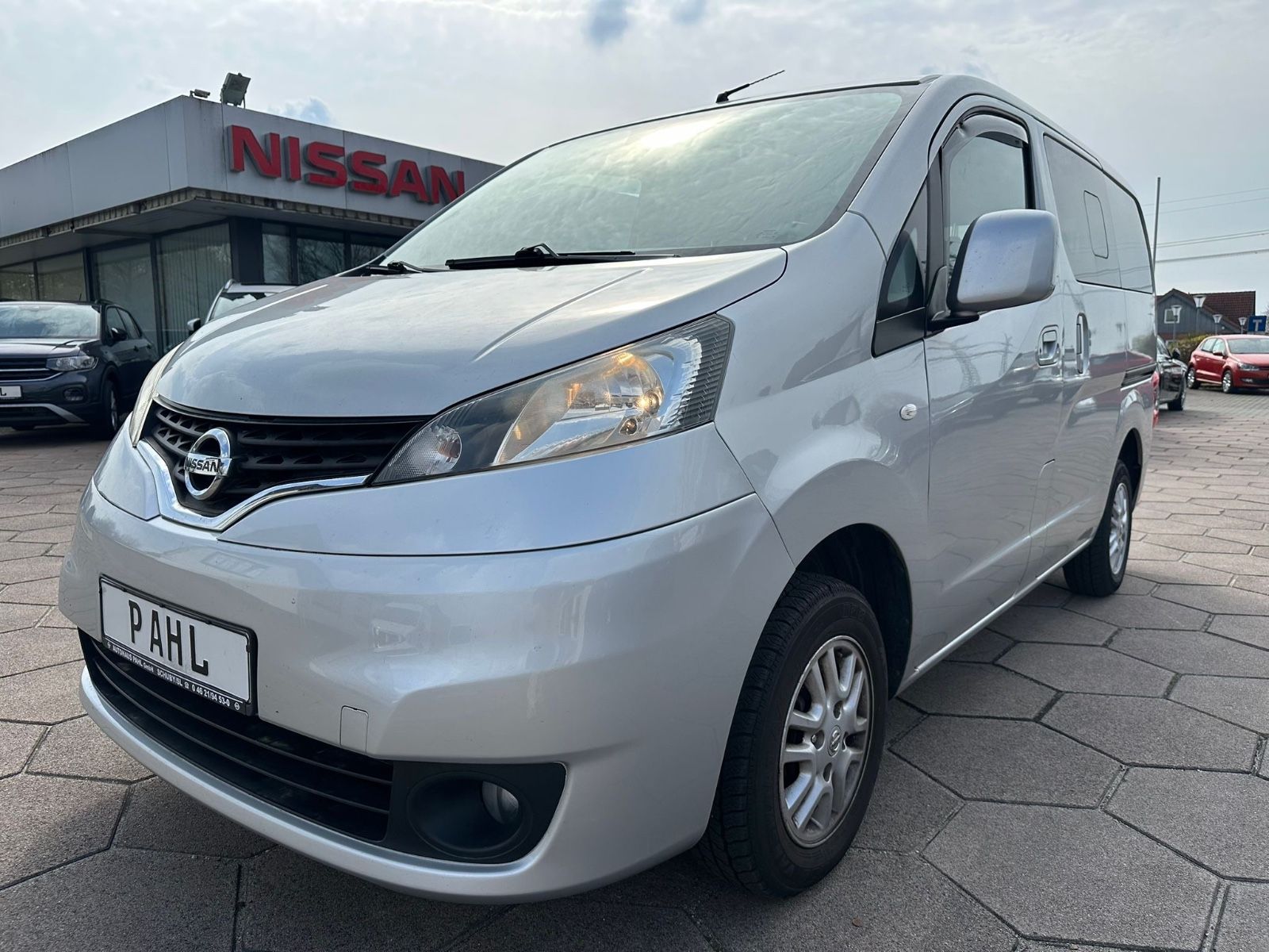 NISSAN NV200