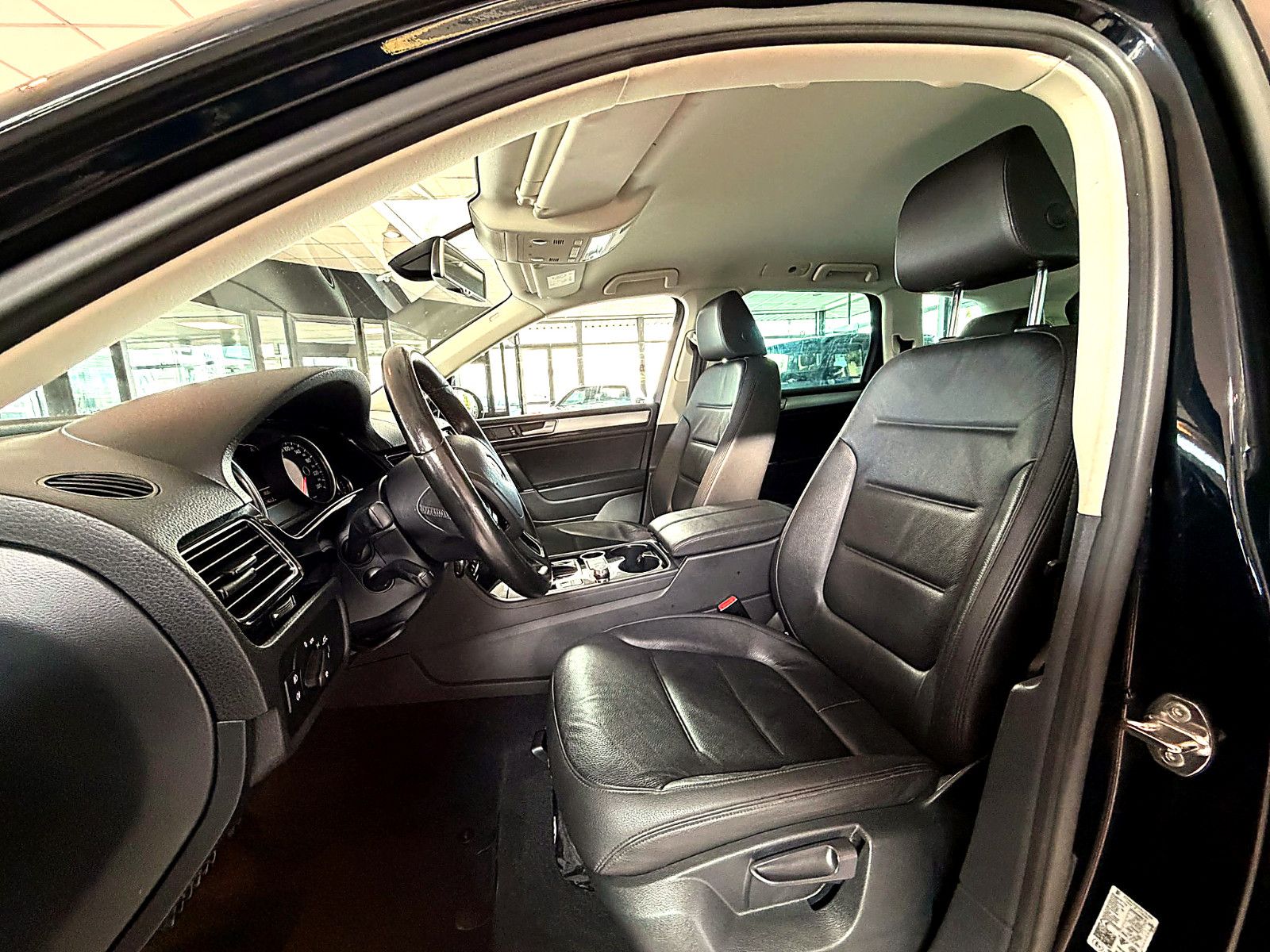 Fahrzeugabbildung Volkswagen Touareg V6 TDI Terrain Tech 4Mot/NAVI/LED/LEDER