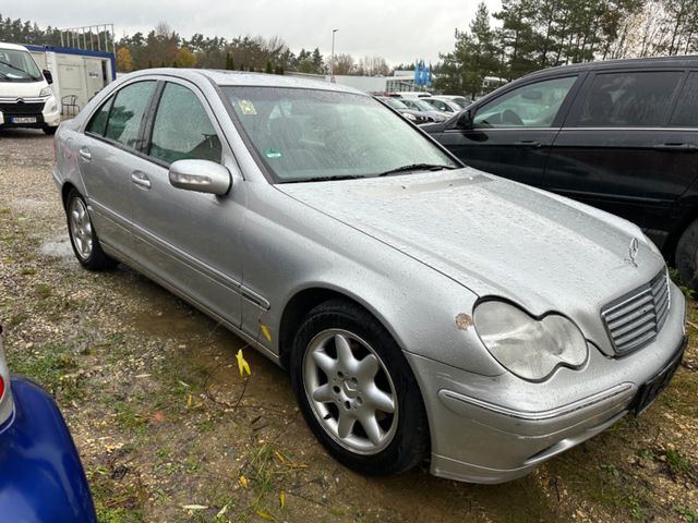 Mercedes-Benz C 200 CGI ELEGANCE