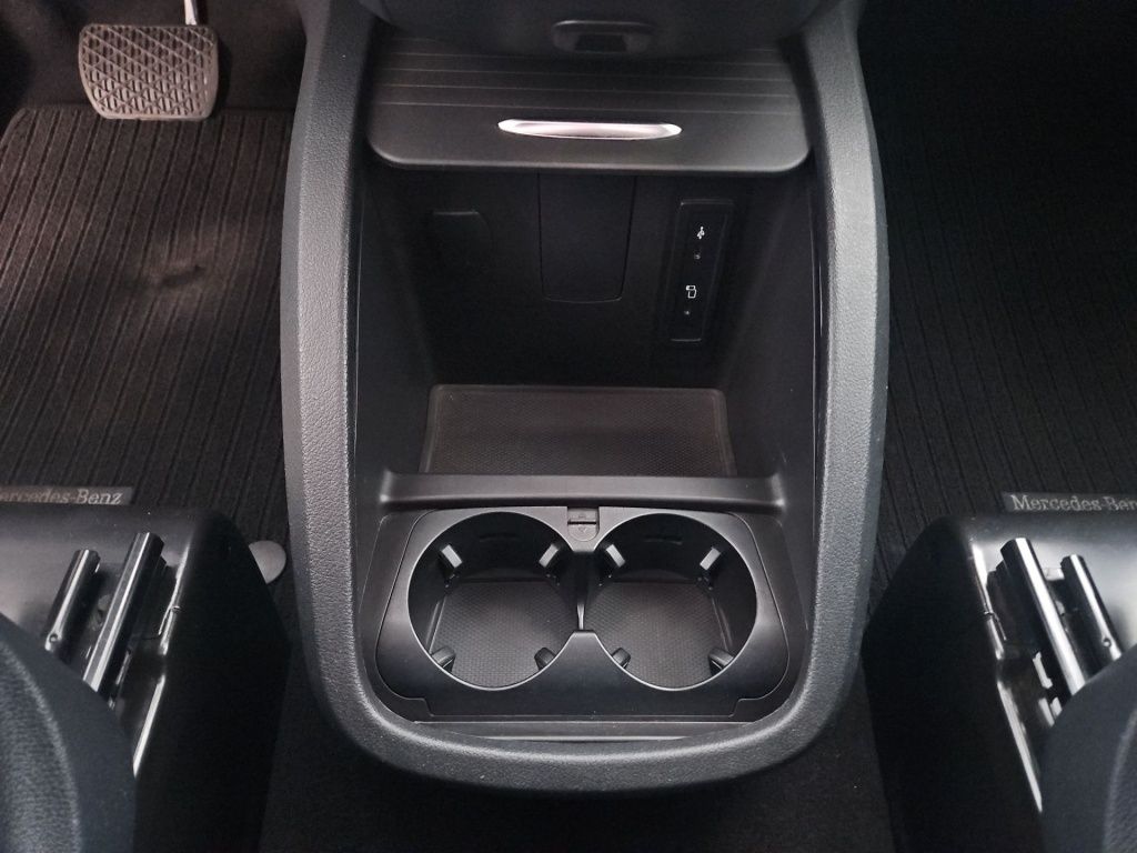 Fahrzeugabbildung Mercedes-Benz V 300 ED kompakt 4x4 5 Sitze 2,5tAHK LED 10''MBU