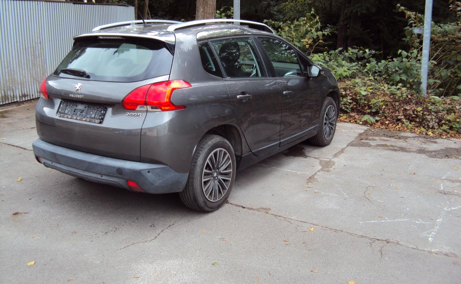 Peugeot 2008 Active-AUTOMATIK-NAVI-KLIMA--79000KM