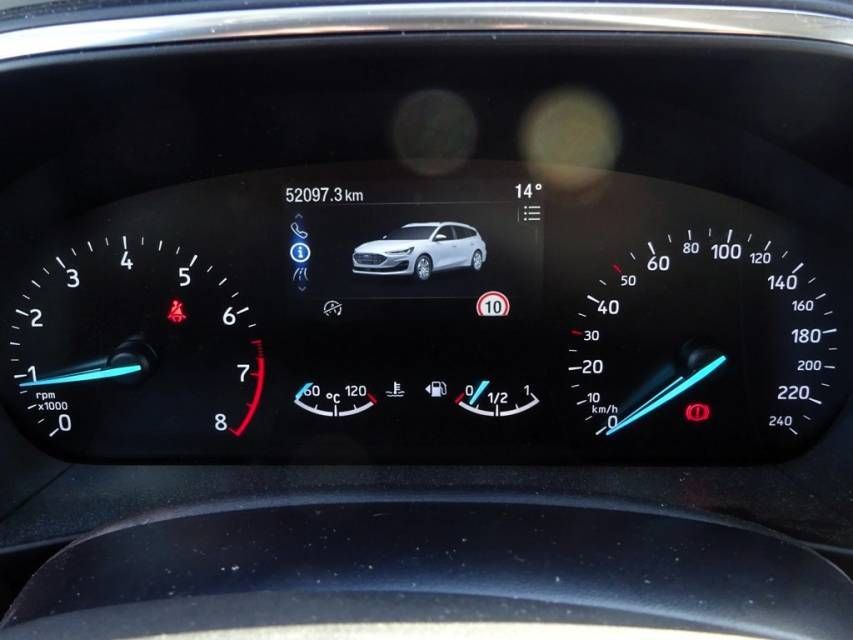 Fahrzeugabbildung Ford Focus Turnier 1.0 EcoBoost Mild-Hybrid Titanium