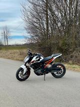 KTM Duke  - KTM VON 81 BIS 125 CCM
