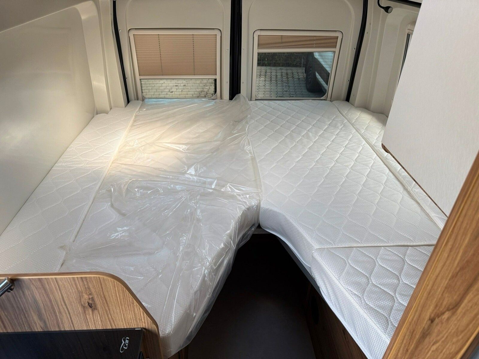 Fahrzeugabbildung Karmann Dexter 4x4 DE 570 AW Allrad 4x4, Rückfahrkamera