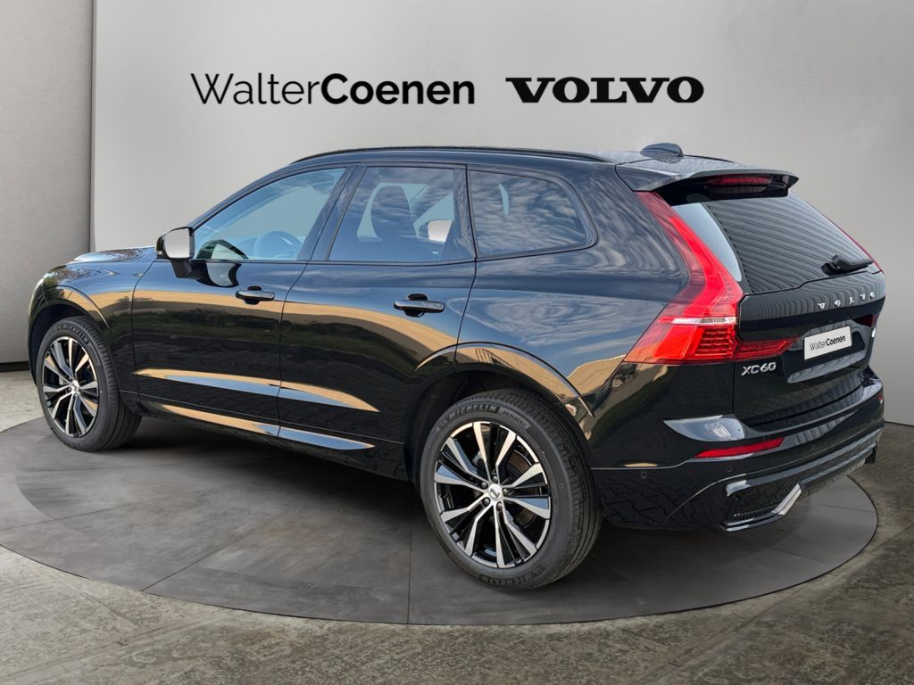 VOLVO XC60 B5 B AWD Ultra Dark Harman/Kardon 360° VOLVO XC60 B5 B AWD Ultra Dark Harman/Kardon 360°