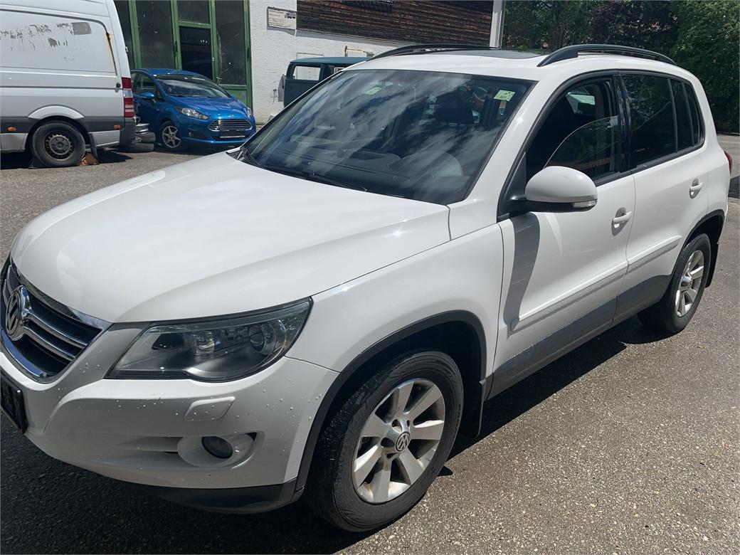 Volkswagen Tiguan 4x4 PANORAMA AHK-2,5T Klimautom ZR neu