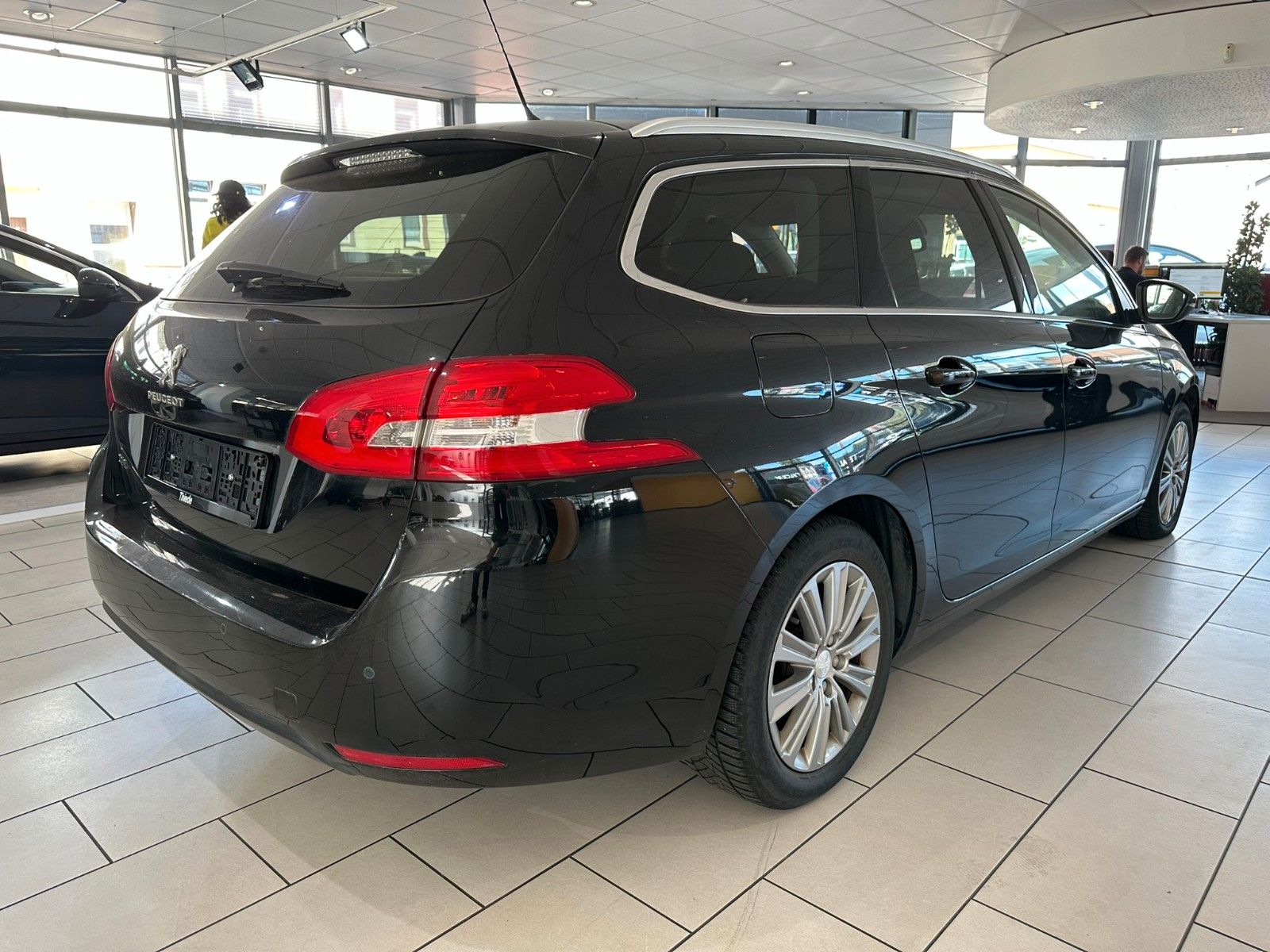 Fahrzeugabbildung Peugeot 308 SW Allure 1.5D NAVI/LED/PDC/ALU/R´CAM