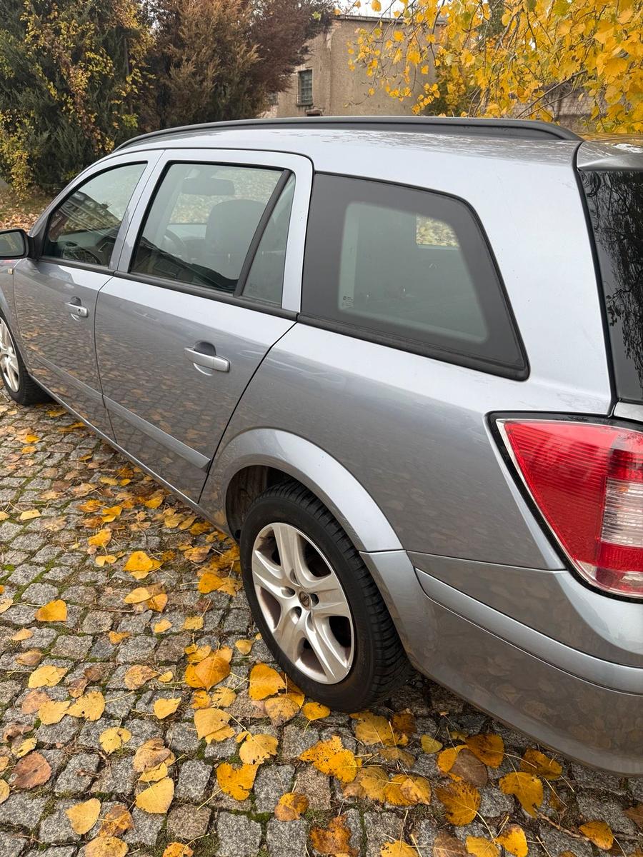 Opel Astra 2008 — photo 7