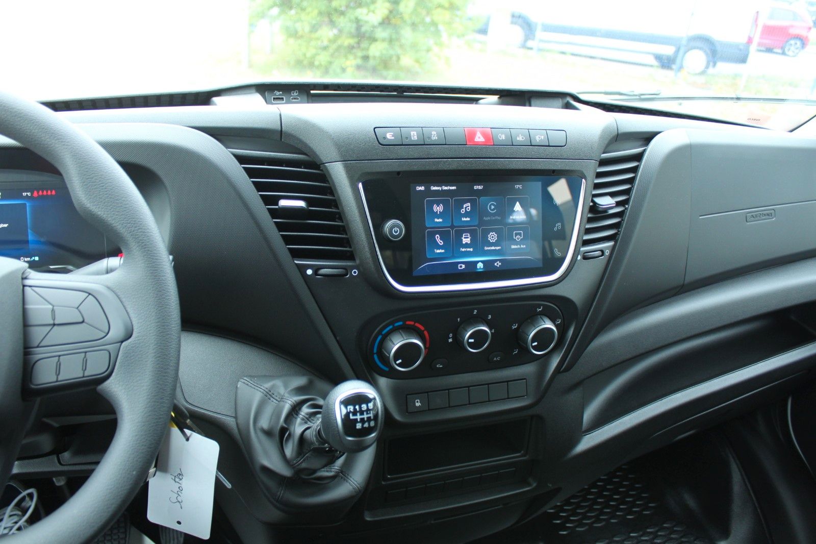 Fahrzeugabbildung Iveco Daily 35S   3Ltr. Diesel/ Kipper/ DoKa