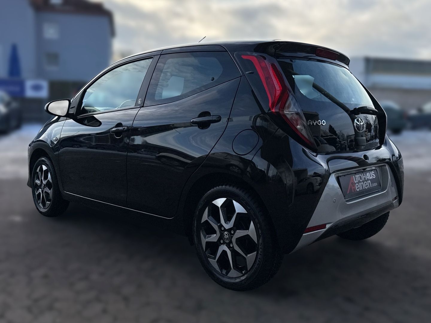 Fahrzeugabbildung Toyota Aygo X-Play Team D Apple CarPlay Android Auto Al