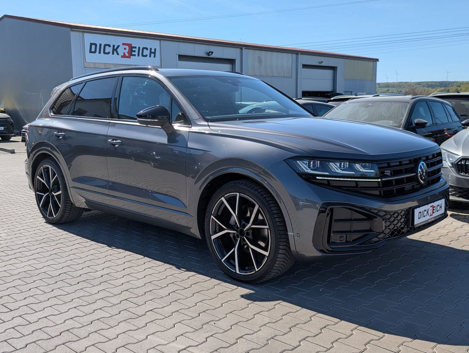 Fahrzeugabbildung Volkswagen Touareg 3.0TDI 4M R-Line VOLL Black 22" UPE 114T