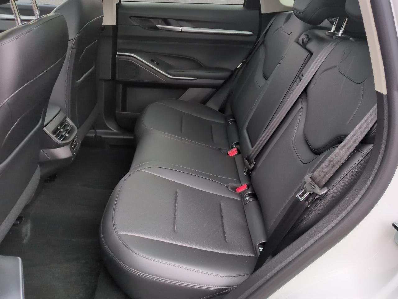 Fahrzeugabbildung GWM Haval H6 1.5 HEV 179 kW FWD Luxury