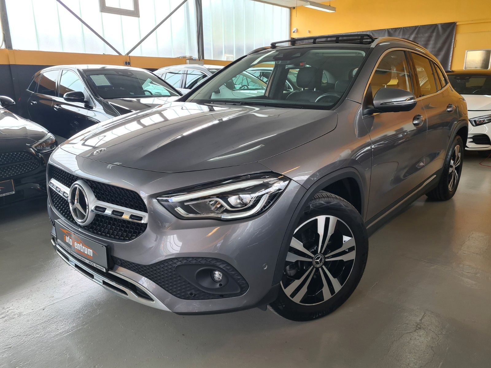 MERCEDES-BENZ GLA 200 Progr*Pano*Navi*LED*MBUX+*Ambiente*RFK