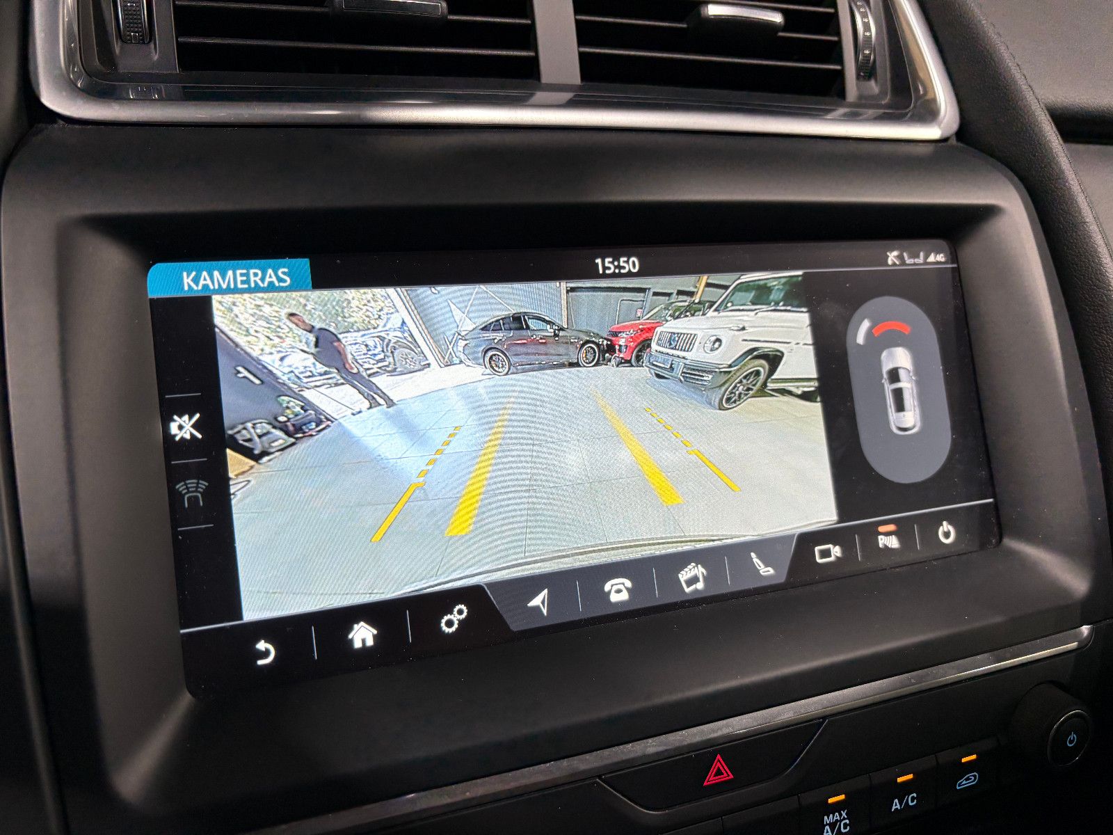 Fahrzeugabbildung Jaguar E-PACE S/NAVI/KAMERA/APPLE/ACC/SHZ/KLIMA/TOTWINK