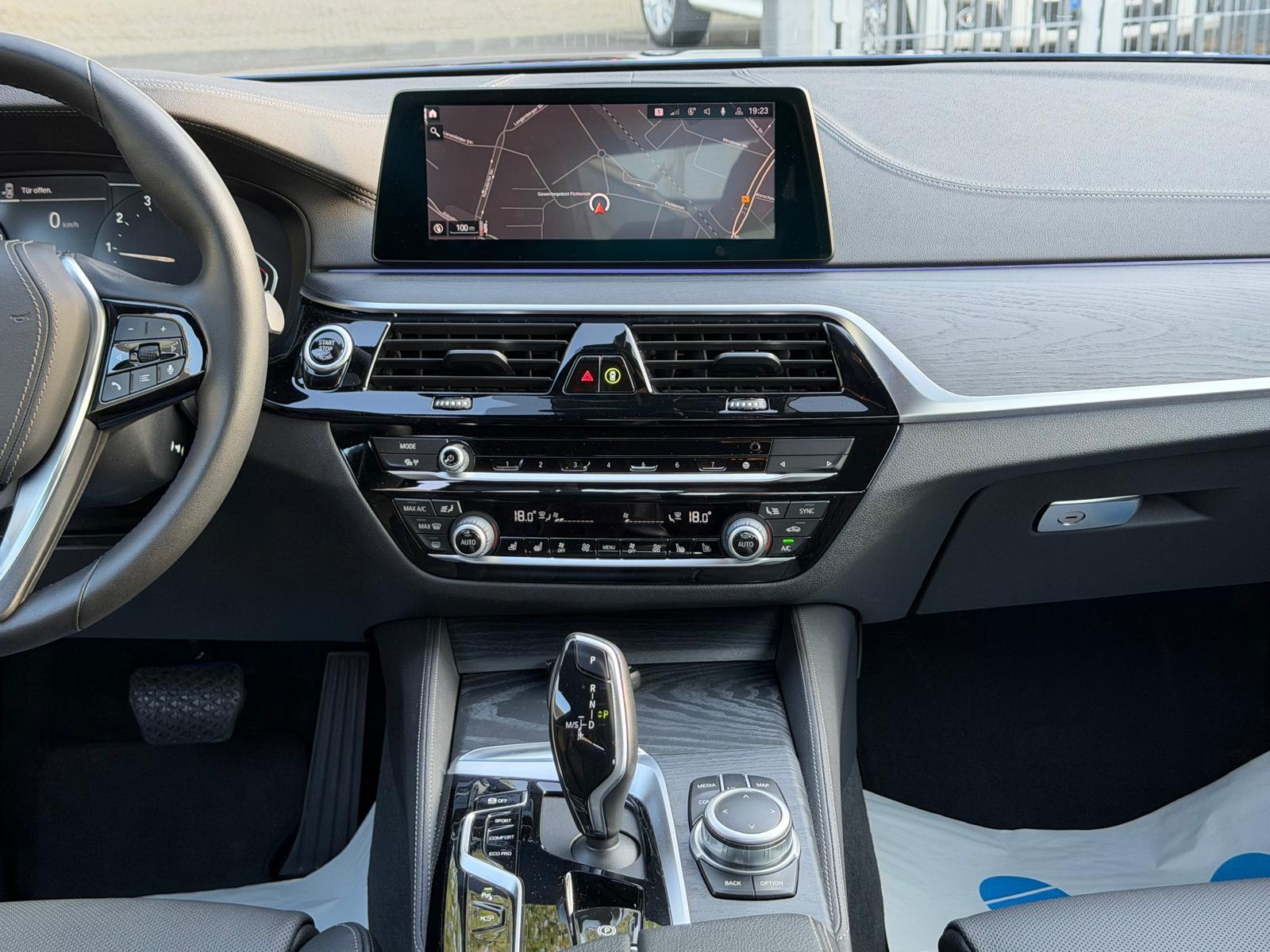 BMW 520 i Luxury Line*1.Hand*Erst 20 Tkm*LED*Navi*
