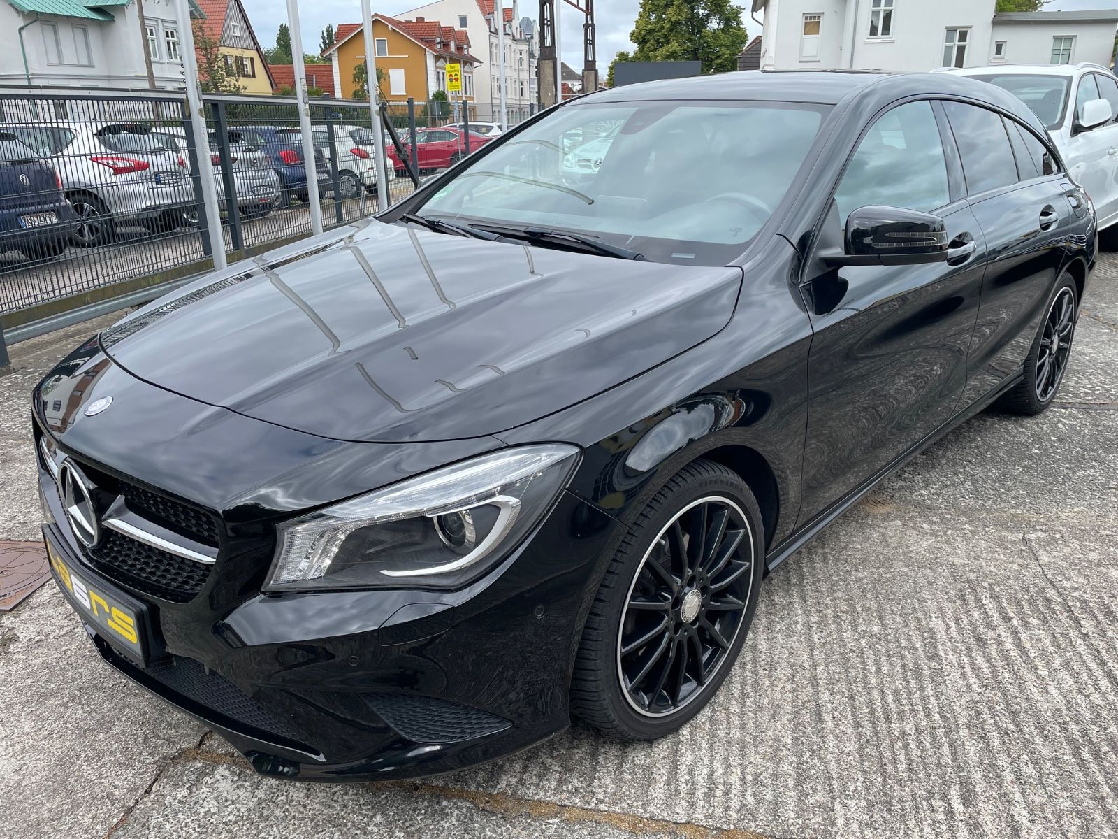 MERCEDES-BENZ CLA 200 Shooting Brake AMG Line BiXe Night  PDC