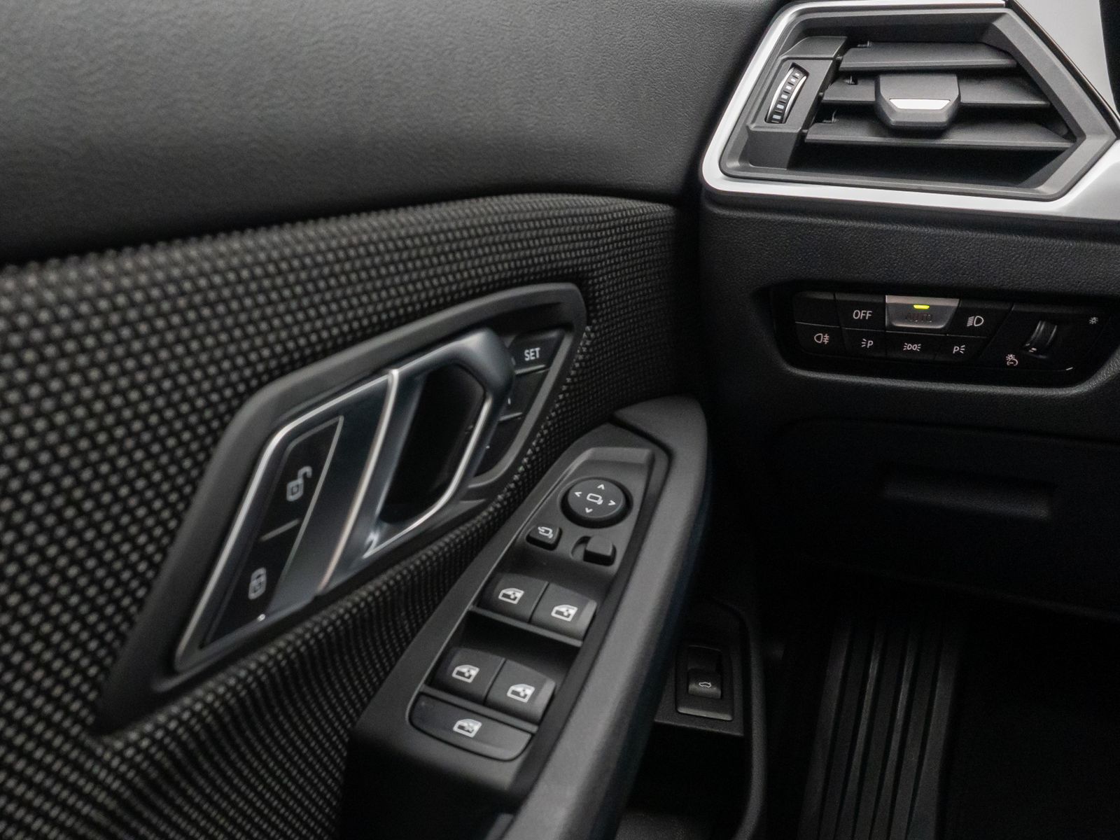 Fahrzeugabbildung BMW 320d Kamera DAB HiFi Komfort Alarm Standheizung