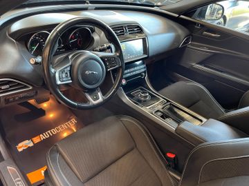 Jaguar XE R-Sport *BI-XENON*KAM*NAVI*TOUCH*LED*