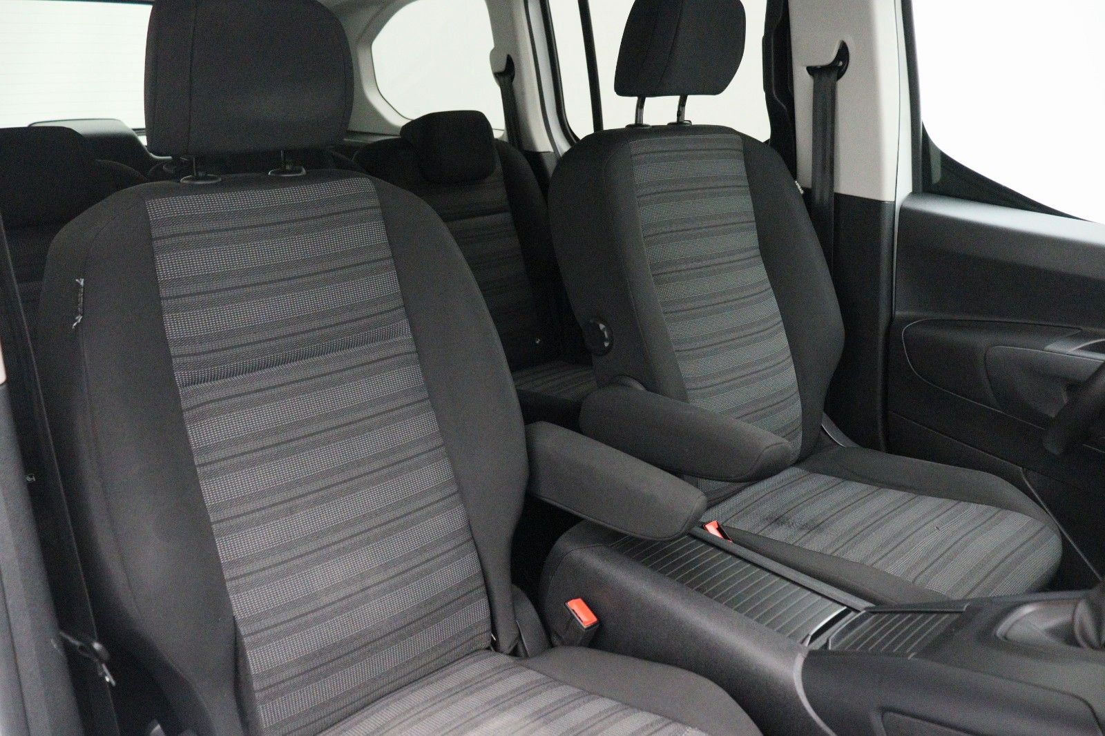 Fahrzeugabbildung Opel Combo Life 1.5 Edition StandHzg NAVI AHK