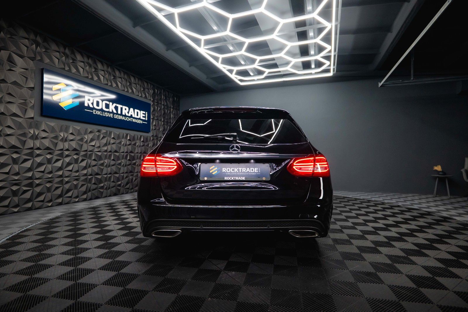 Fahrzeugabbildung Mercedes-Benz C 400 T 4Matic AMG Night-Edition *LED*19%*