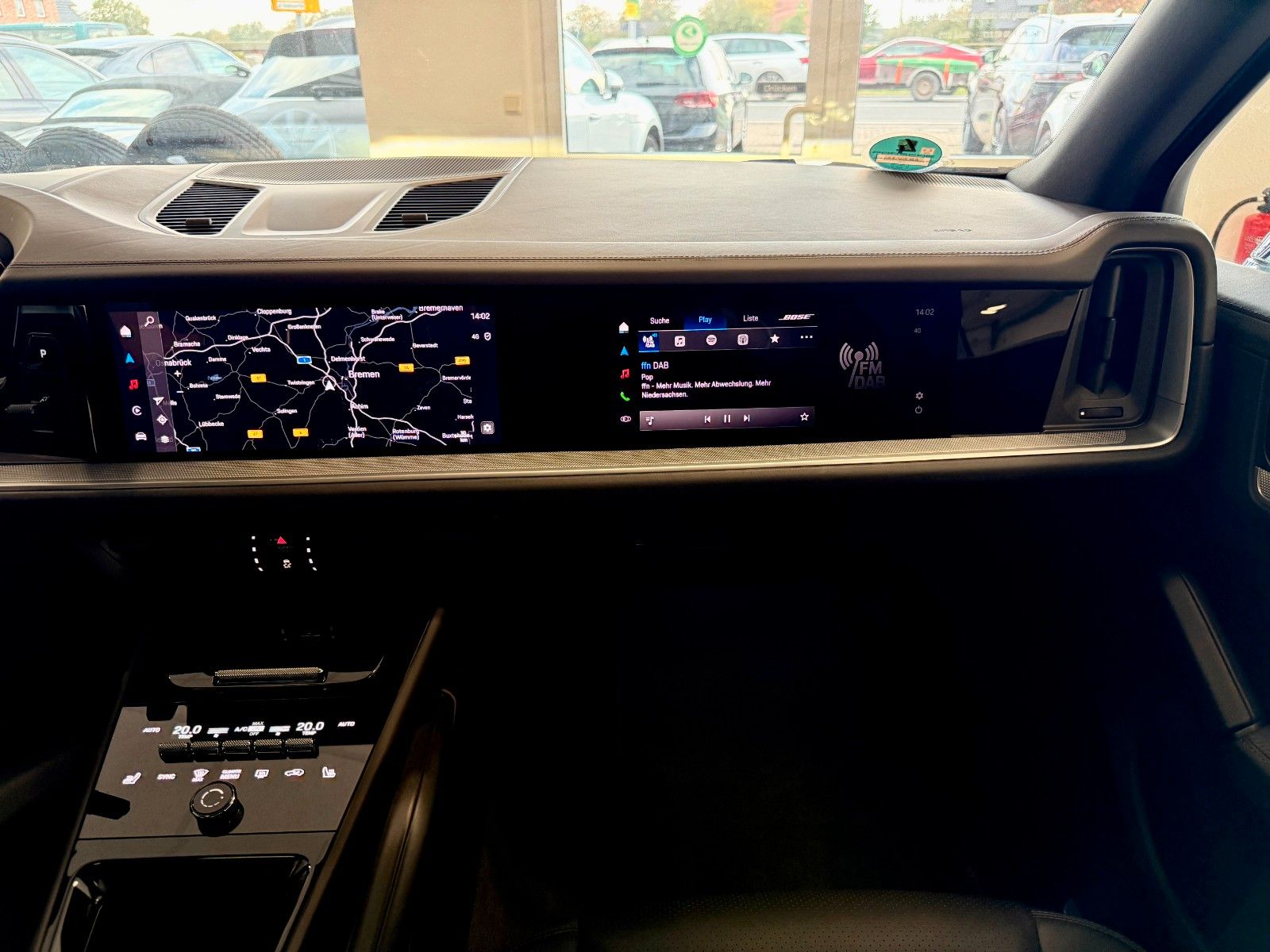 Fahrzeugabbildung Porsche Cayenne V6 Luftfederung/Panorama/HeadUP/BOSE