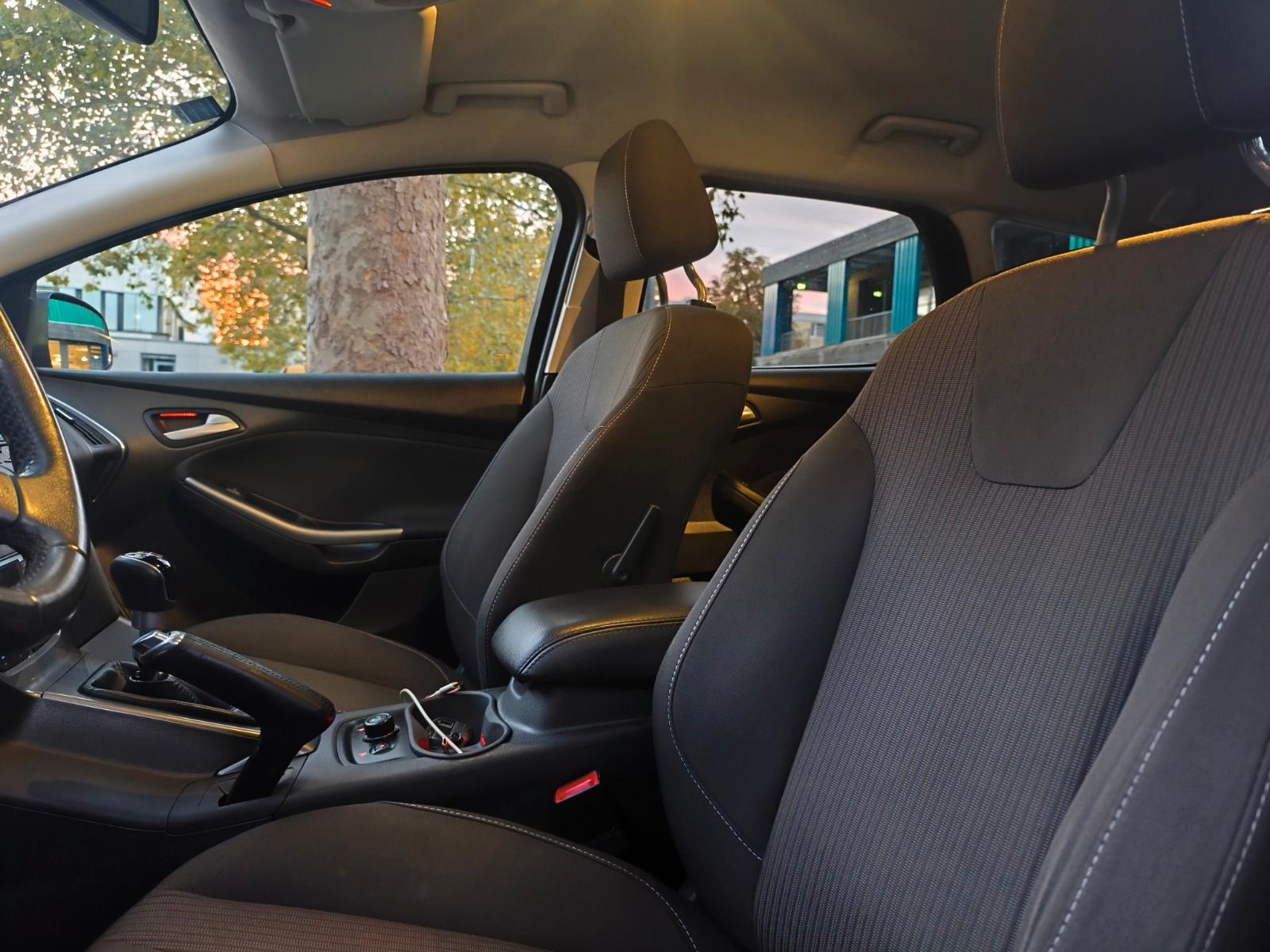 Ford Focus 2013 — photo 15