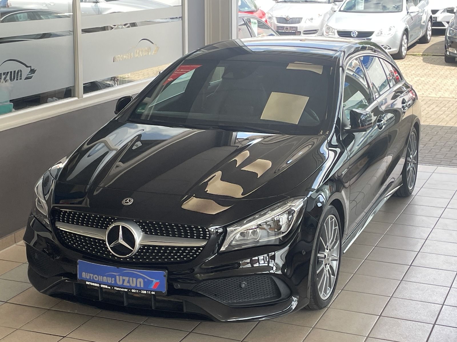 MERCEDES-BENZ CLA 180 SB Edition AMG-Style LED Leder RFK Navi